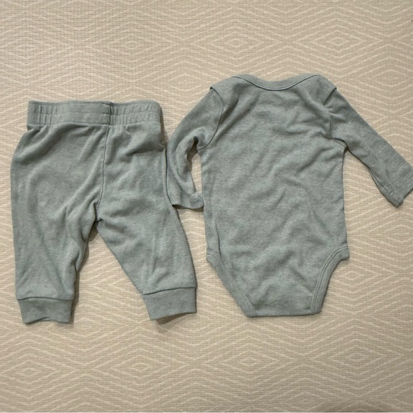 Nike Gray/Blue 0-3 month Matching Baby Set - Picture 2 of 6